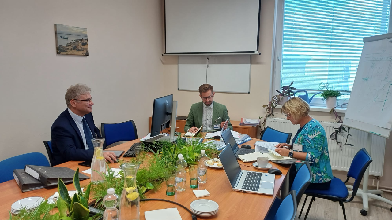 Auditoři, zleva: Ing. Martin Mayer, Ph.D., MHA; MUDr. Ing. Adam Žaludek, MBA, LL.M.; Ing. Zuzana Holečková Auditoři, zleva: Ing. Martin Mayer, Ph.D., MHA; MUDr. Ing. Adam Žaludek, MBA, LL.M.; Ing. Zuzana Holečková